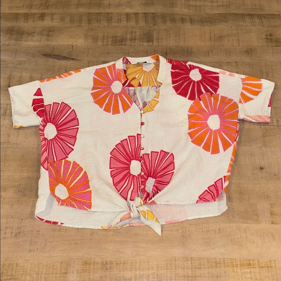 CROSBY by Mollie Burch Tops - Crosby by Mollie Burch Floral Tie-Front Top Blouse Large